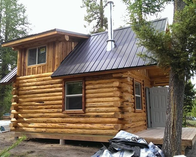 Cozy log cabin build
